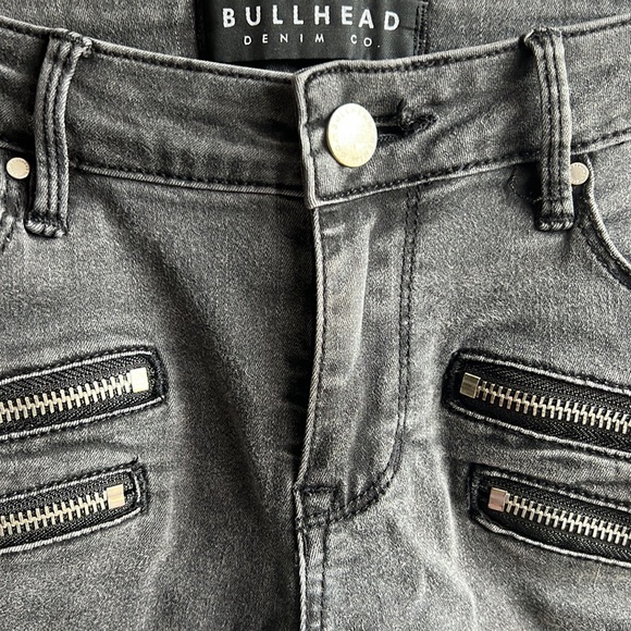 Bullhead Denim Junior’s Edgy Gray Skinny Jeans Size 24 - Picture 3 of 16